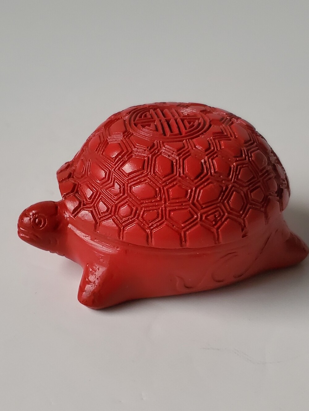 Vintage Chinese Cinnabar Style Carved Red Lacquer Turtle Trinket Box